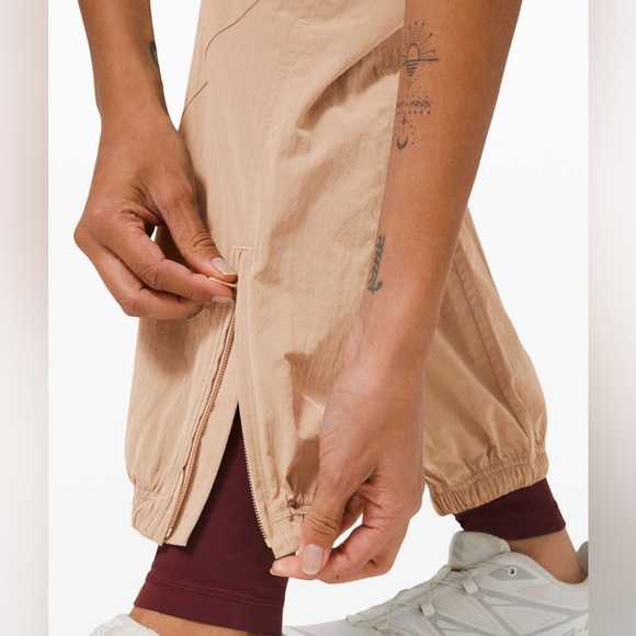 LULULEMON evergreen track pant hiking waterproof jogger olive green size 4 - Picture 2 of 13